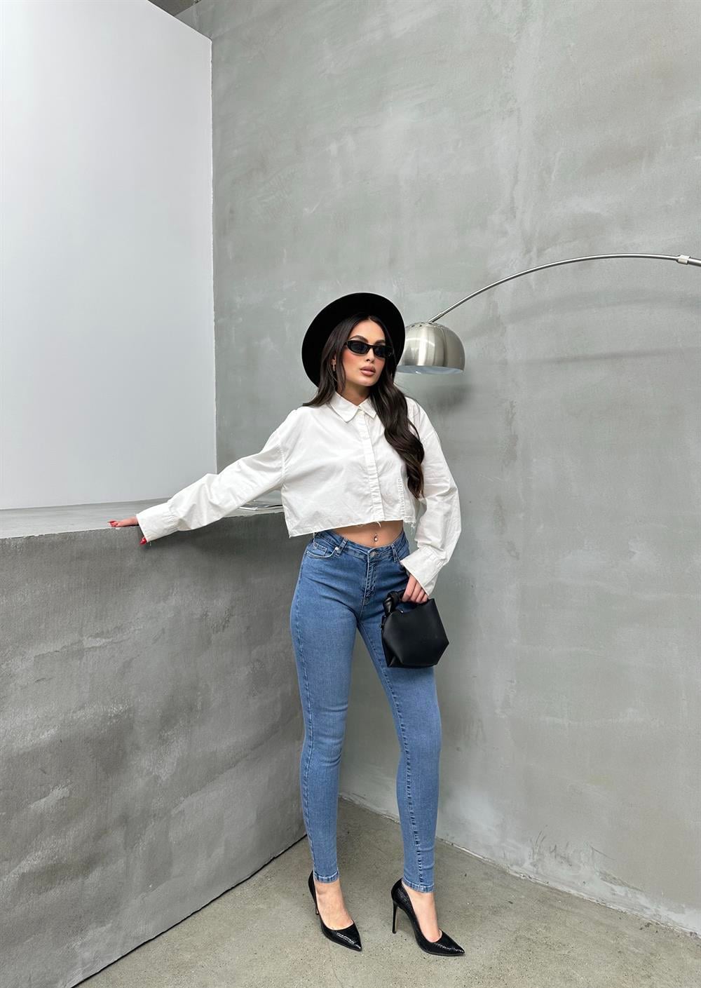 High Waist Slim Leg Light Blue Jeans - Lacarino Jeans - by Peralane - photo 4