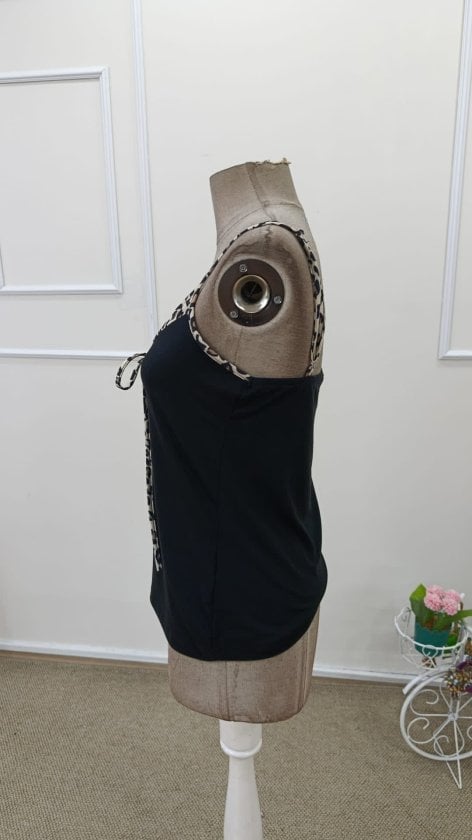 Women's V-Neck Camisole with Leopard Trim and Tie Front - Janes - by Peralane - photo 7