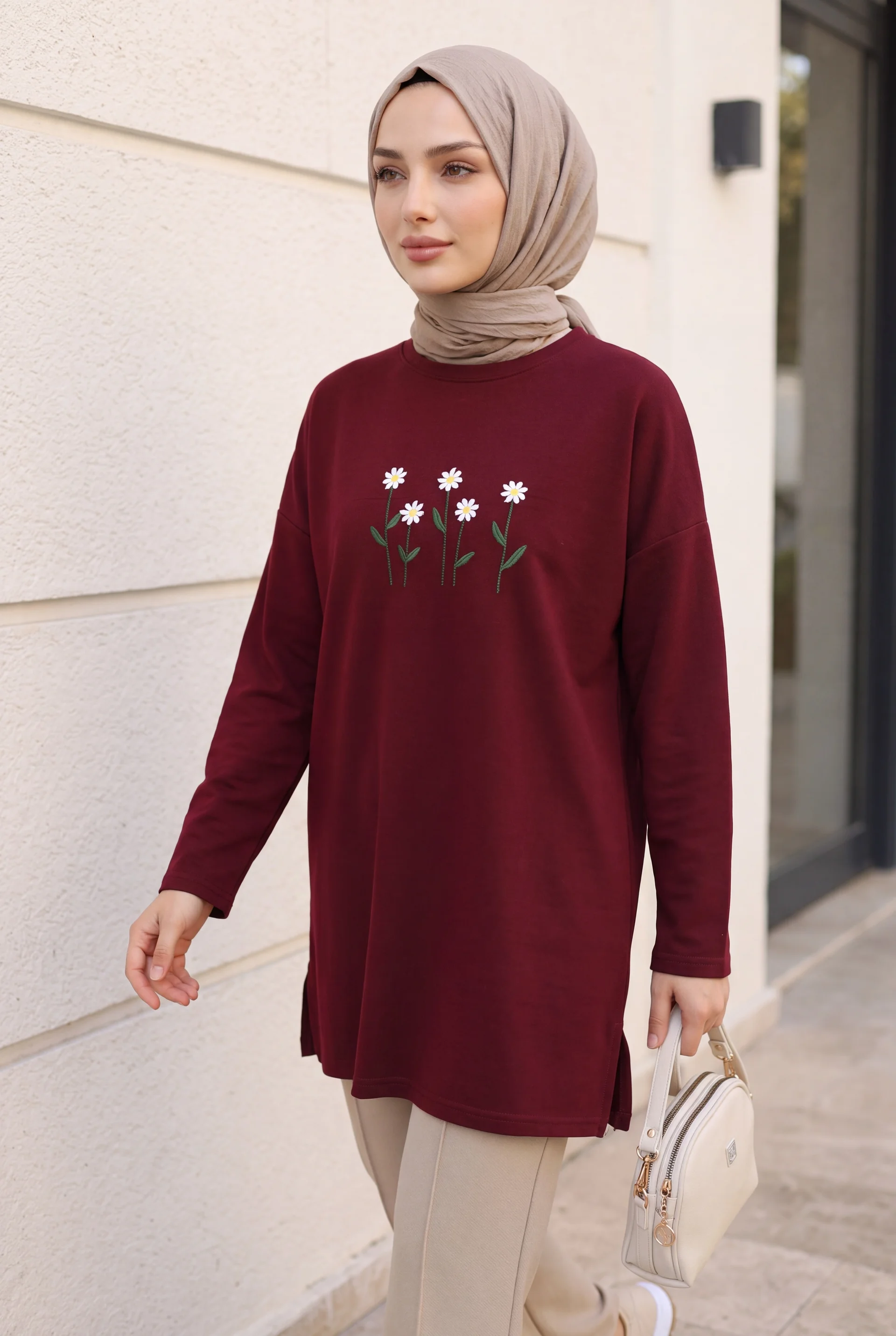 Round Neck Cotton Jersey Tunic with Daisy Embroidery - Bordeaux - Podyumplus - by Peralane - photo 2