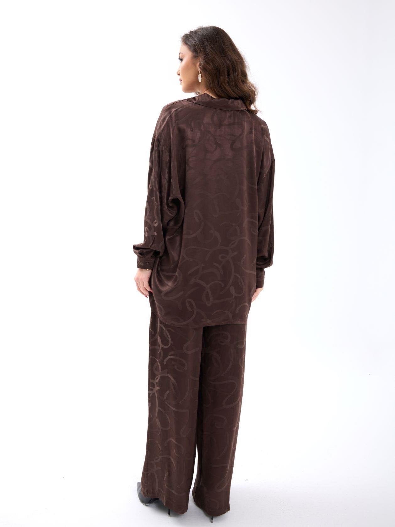 Women's Two-Piece Loungewear Set with Collared Shirt and Wide-Leg Trousers in Dark Brown - Fame - by Peralane - photo 4