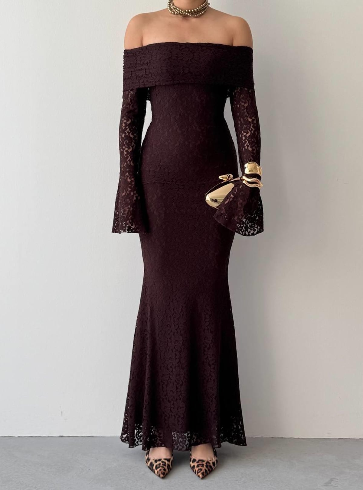 Arya Off-Shoulder Lace Dress in Dark Brown - Etika - by Peralane - photo 2