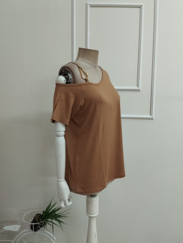 Women's Short-Sleeved One-Shoulder Ring Detail Viscose Blouse - Janes - by Peralane - photo 5
