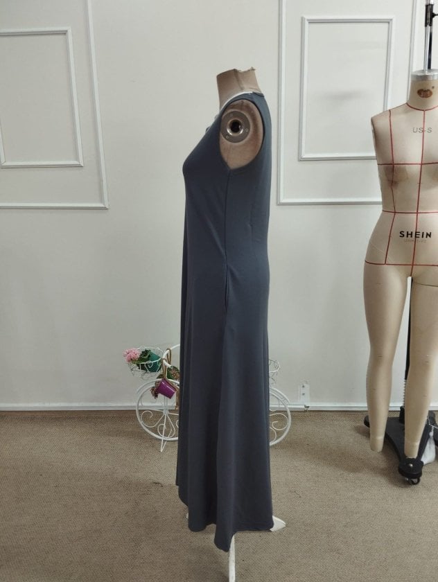 Women's Sleeveless V-Neck Maxi Dress with Pockets - Dark Grey - Janes - by Peralane - photo 5