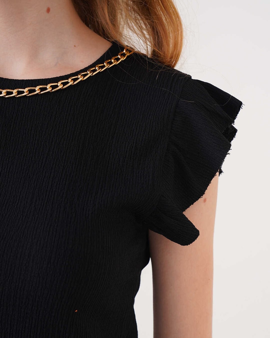 Black Ribbed Knit Blouse with Ruffled Cap Sleeves - Bigdart - by Peralane - photo 4