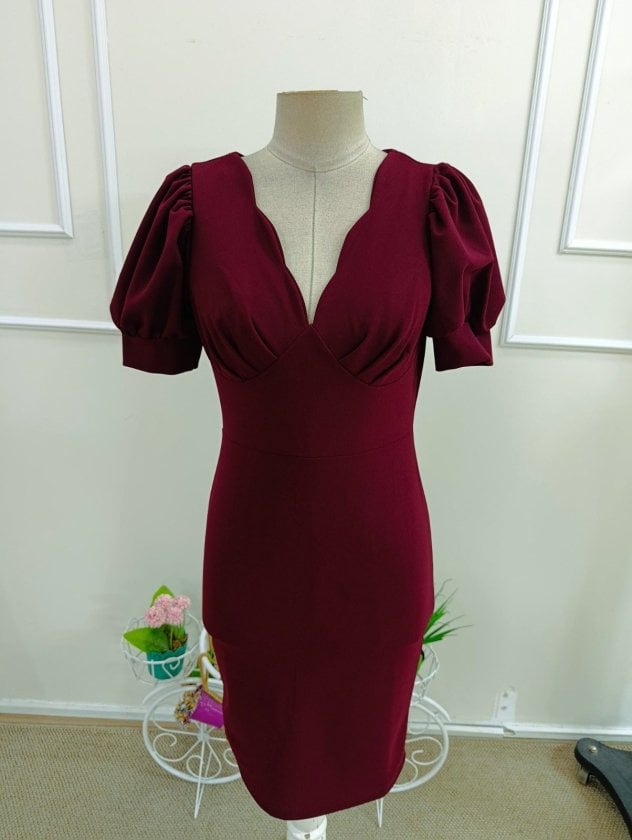 Women's Short-Sleeve Scalloped Neck Knit Dress in Burgundy - Janes - by Peralane - photo 4