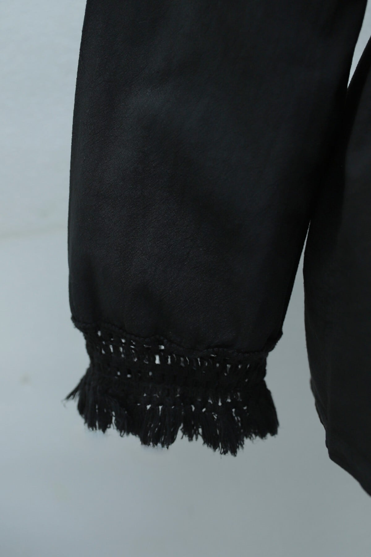 Black Fringed Sleeve Belted Linen Kimono - Podyumplus - by Peralane - photo 12