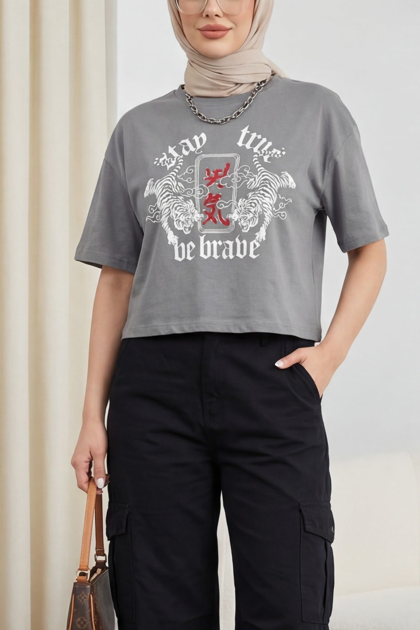 Grey Crew Neck Graphic Crop T-Shirt - Podyumplus - by Peralane
