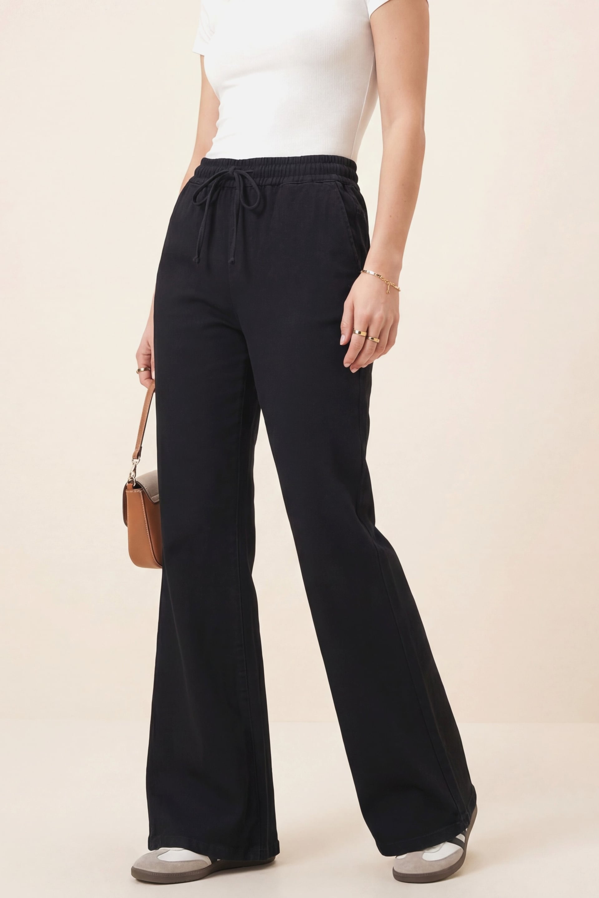Black Wide-Leg Drawstring Trousers with Spanish Hem - Podyumplus - by Peralane