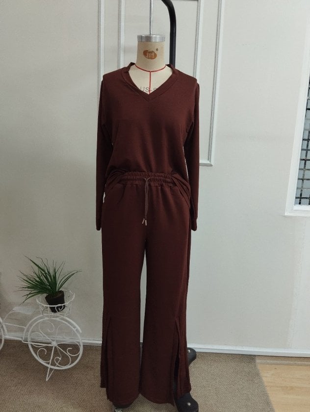 Women's Long-Sleeve V-Neck Knit Top and Wide-Leg Trousers Lounge Set - Janes - by Peralane - photo 5