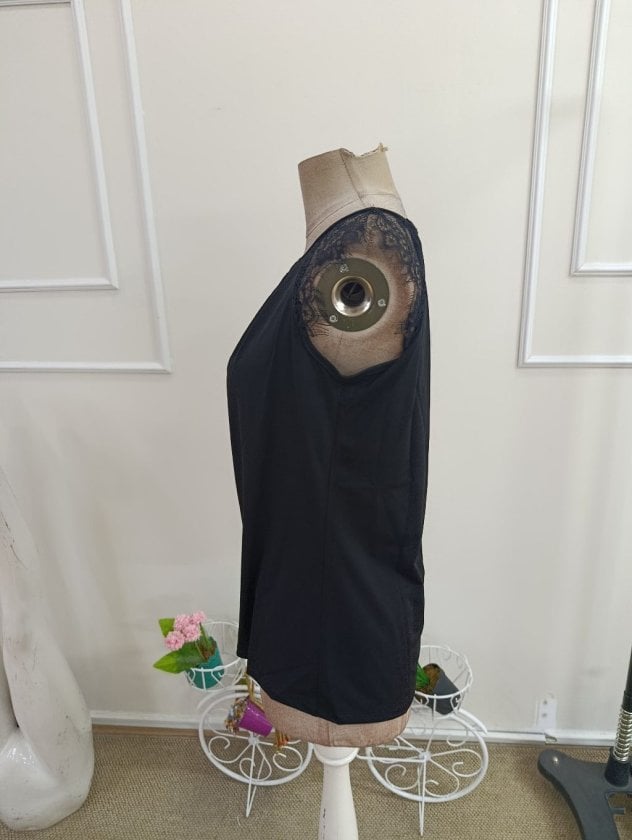 Women's Sleeveless Black Keyhole Blouse with Lace Shoulders - Janes - by Peralane - photo 3