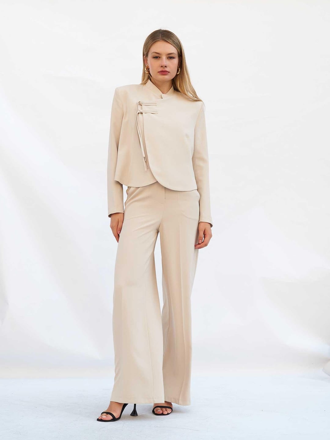 Women's Beige Asymmetric Jacket and Trousers Set - Lefon - by Peralane - photo 2