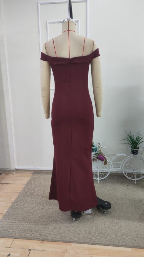 Women's Off-Shoulder V-Neck Long Knit Dress in Burgundy - Janes - by Peralane - photo 3