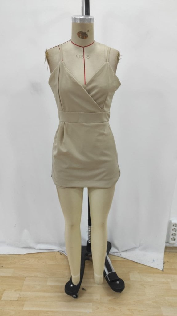 Women's Beige V-Neck Spaghetti Strap Belted Short Romper - Janes - by Peralane - photo 4