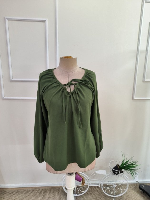 Women's Long Sleeve V-Neck Tie-Front Blouse - Olive Green - Janes - by Peralane - photo 4