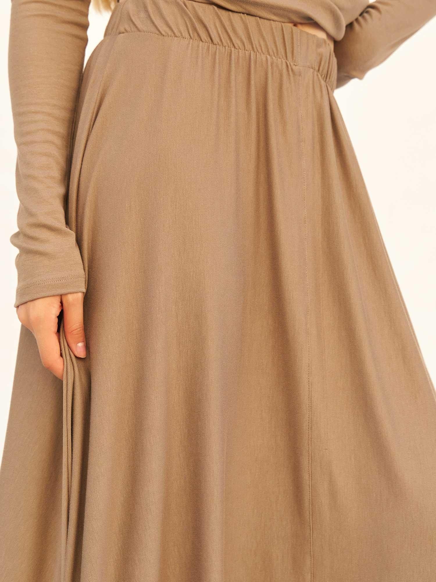 Draped Off-Shoulder Top and High-Low Midi Skirt Co-ord Set in Taupe - Lefon - by Peralane - photo 7