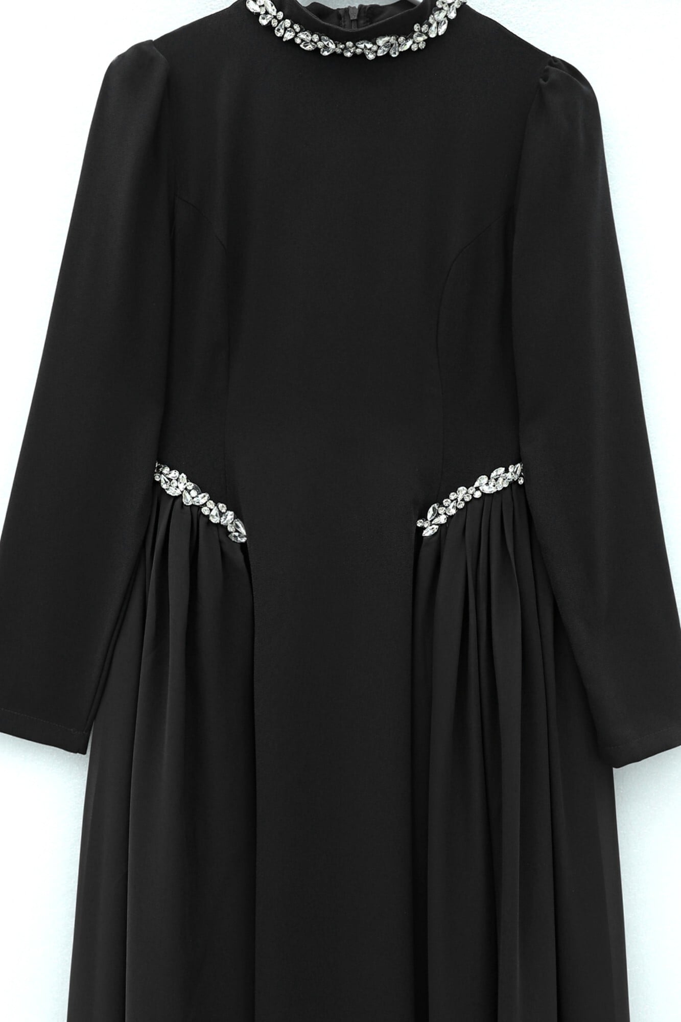 Black Long-Sleeve Stone-Embellished Crepe Dress with Tulle Side Details - Podyumplus - by Peralane - photo 4
