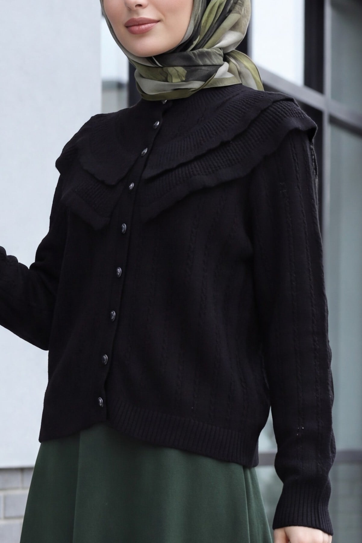 Black Knit Cardigan with Ruffled Collar and Button Front - Podyumplus - by Peralane - photo 3