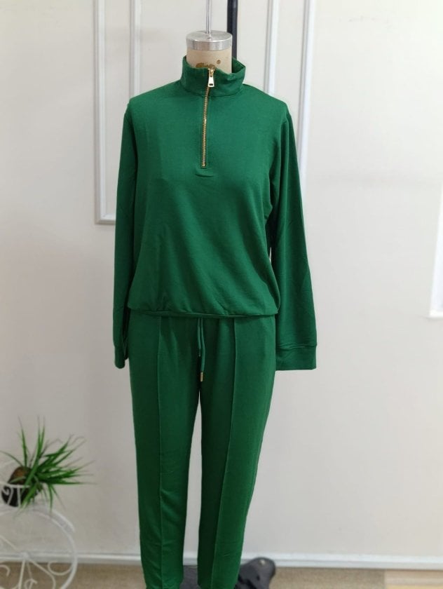 Women's Long Sleeve Half-Zip High Neck Sweatshirt and Drawstring Trousers Two-Piece Loungewear Set in Emerald Green - Janes - by Peralane - photo 4