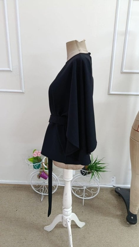 Women's Long-Sleeved Round Neck Batwing Sleeve Belted Satin Blouse - Janes - by Peralane - photo 6