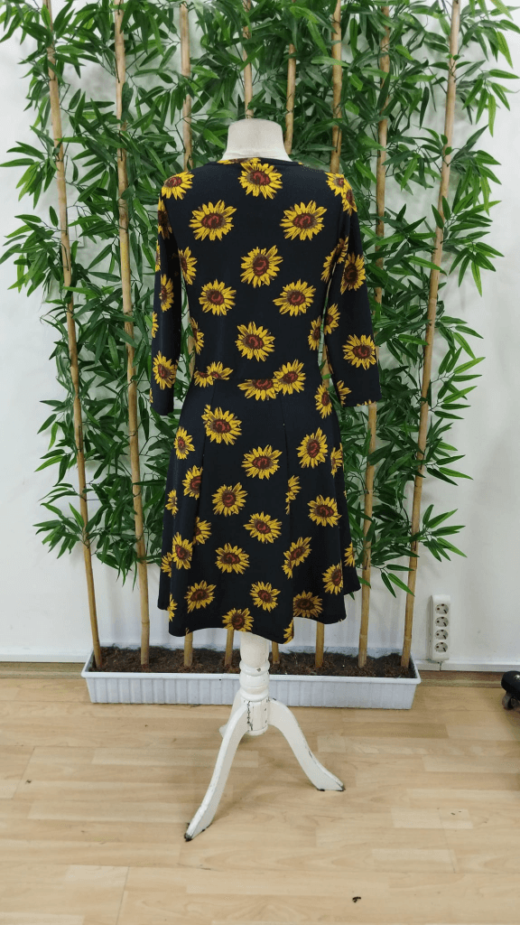 Women's Black Sunflower Print Midi Dress with Three-Quarter Sleeves - Janes - by Peralane - photo 6