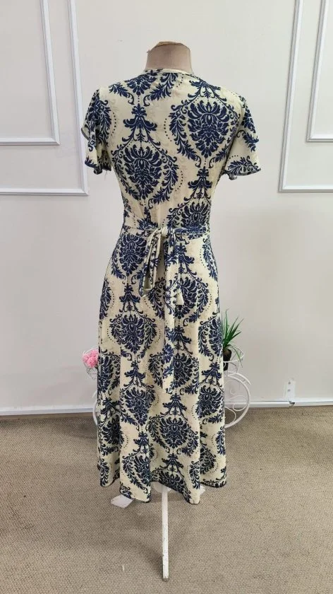 Women's Short Sleeve Wrap V-Neck Tie Waist Patterned Suprem Midi Dress - Janes - by Peralane - photo 5
