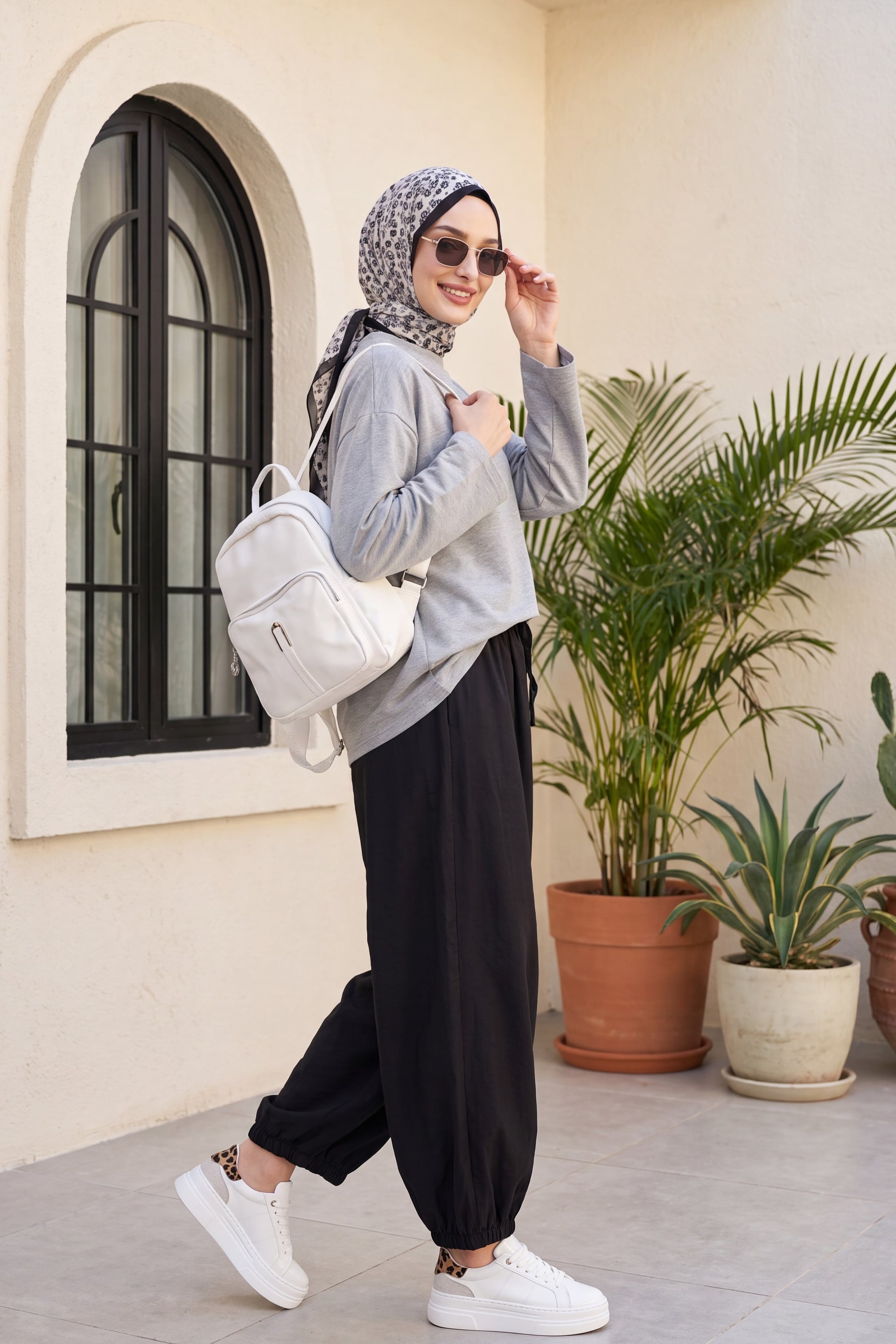 Black Drawstring Modal Trousers with Elasticated Waist and Cuffs - Podyumplus - by Peralane - photo 3