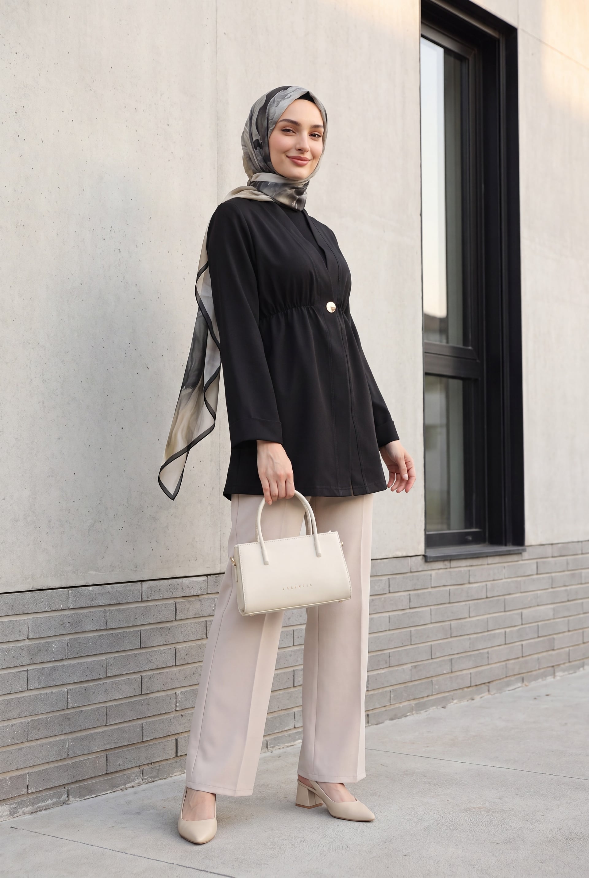 Black Crepe Kimono with Elastic Waist and Folded Sleeves - Podyumplus - by Peralane - photo 4