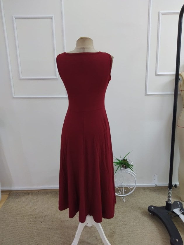 Burgundy Sleeveless Boat Neck Midi Viscose Dress - Janes - by Peralane - photo 6