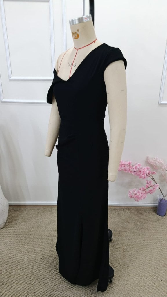 Women's Black One-Shoulder Short-Sleeve Long Crepe Dress with Front Slit - Janes - by Peralane - photo 5