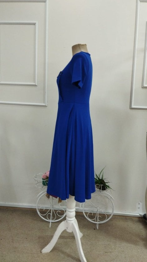 Women's Short-Sleeve Asymmetric Neckline Midi Crepe Dress with Sheen - Royal Blue - Janes - by Peralane - photo 5