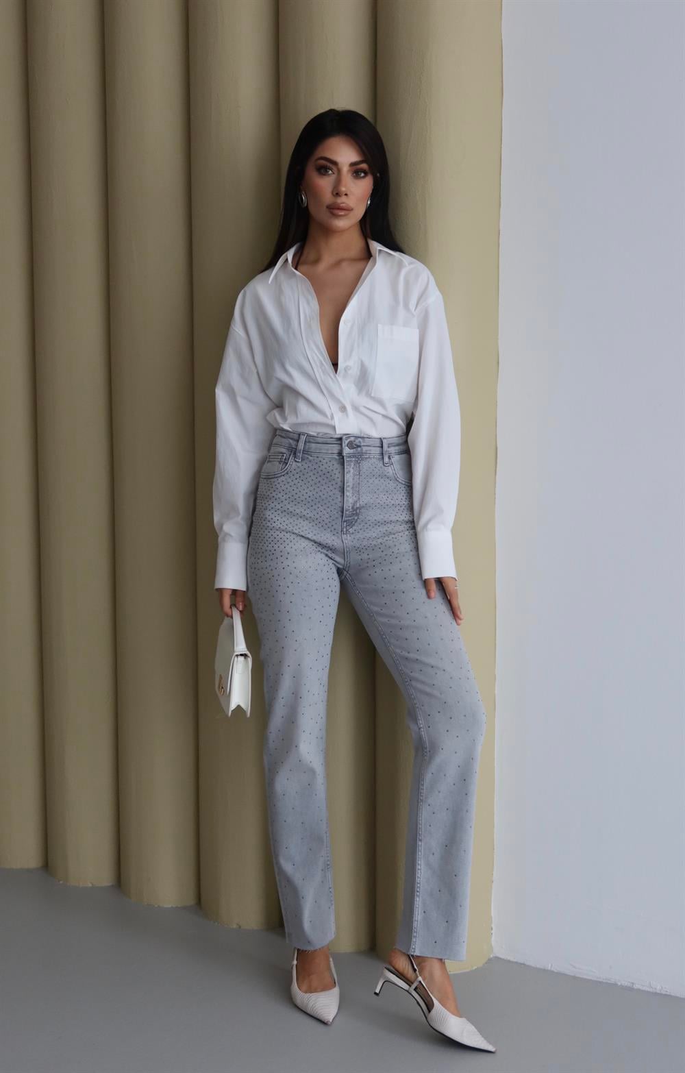 High-Waist Straight Leg Rhinestone Jeans in Light Grey - Lacarino Jeans - by Peralane - photo 4