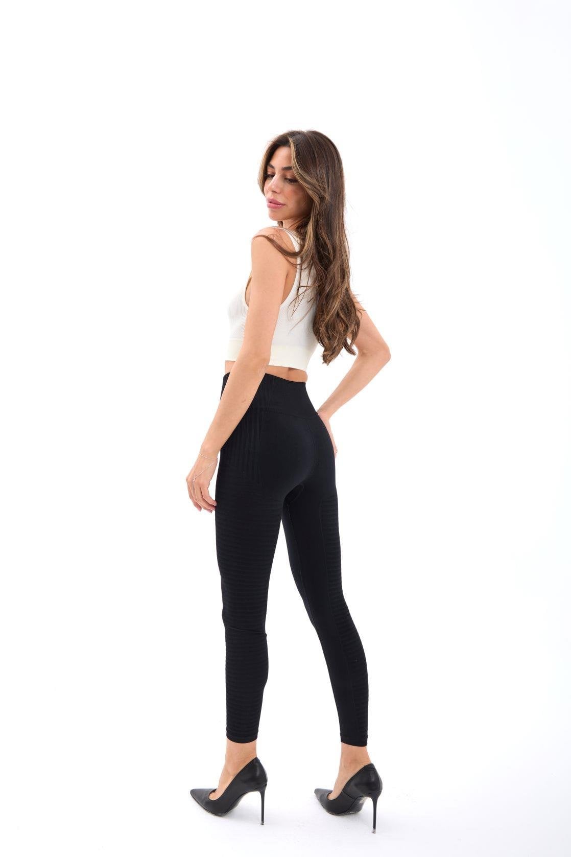 Black High-Waisted Leggings with White Ribbed Crop Top Set - Fame - by Peralane - photo 5