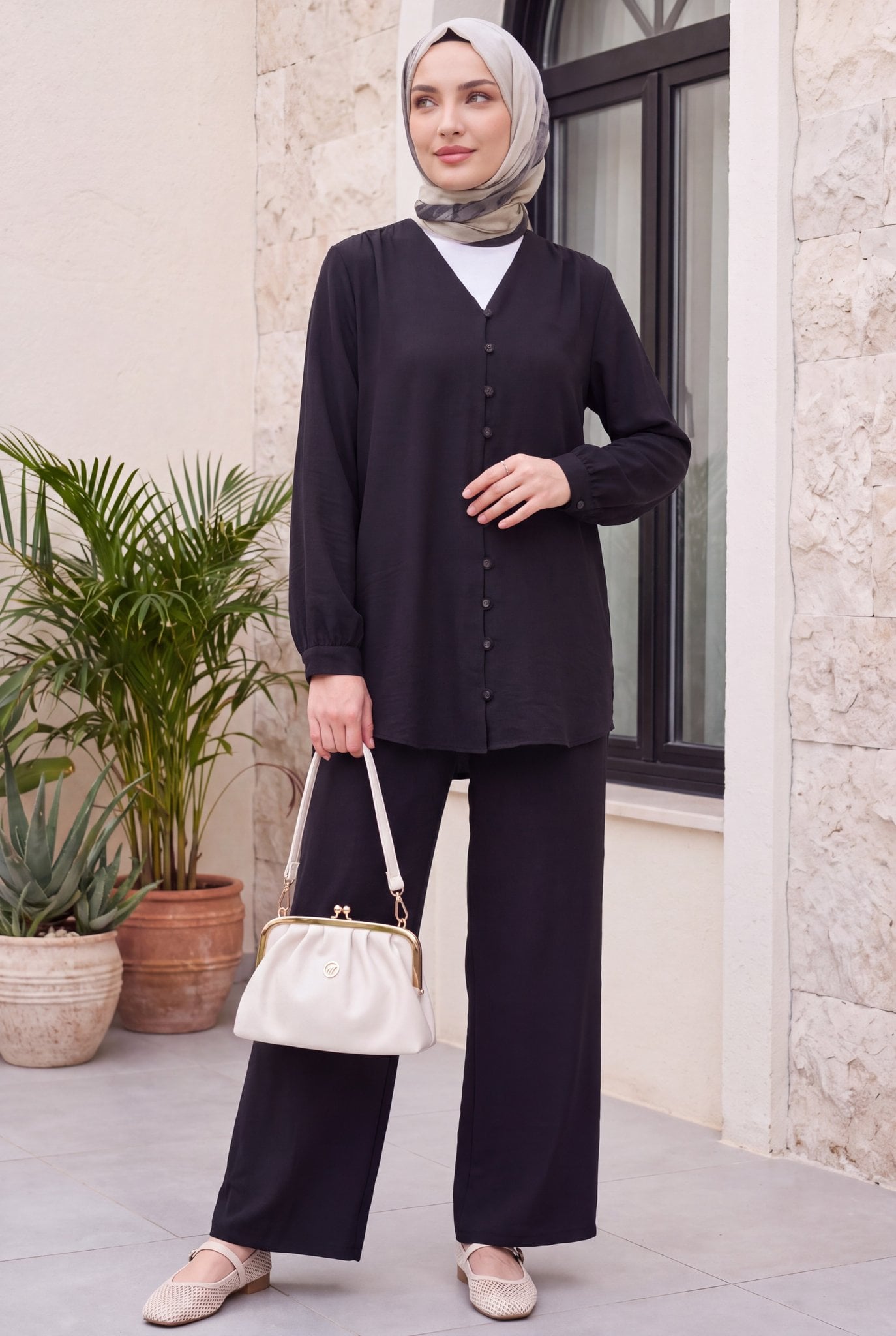 V-Neck Buttoned Tunic and Wide-Leg Trousers Co-ord Set - Black - Podyumplus - by Peralane - photo 6