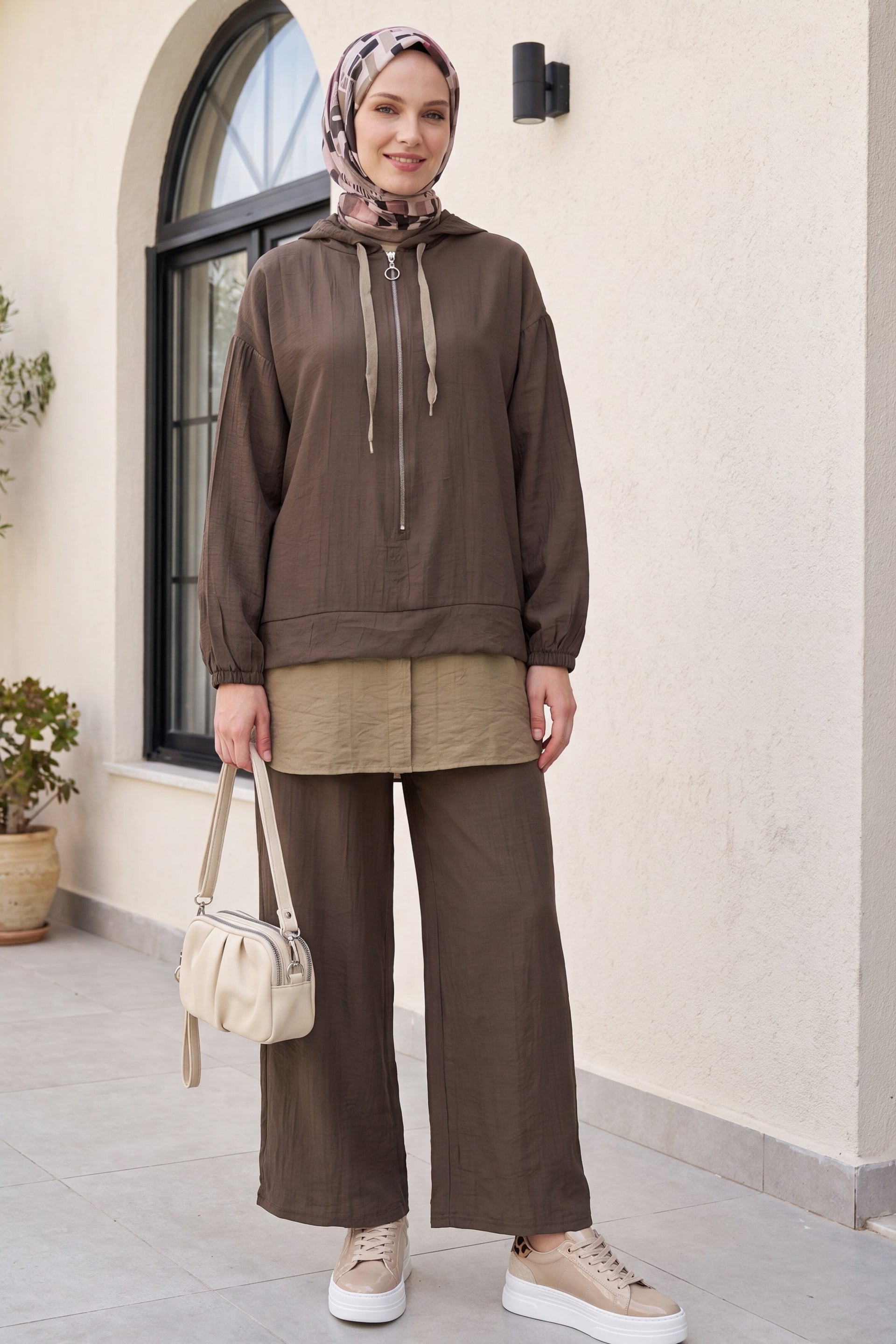 Half-Zip Hooded Sweatshirt and Wide-Leg Trousers Set - Dark Brown - Podyumplus - by Peralane