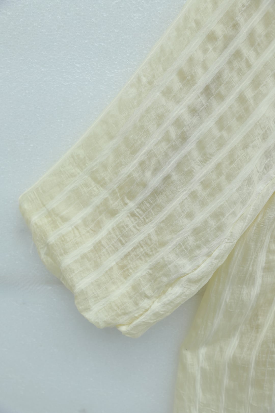 Ruffled Neck Balloon Sleeve Gofre Tunic - Pale Yellow - Podyumplus - by Peralane - photo 7