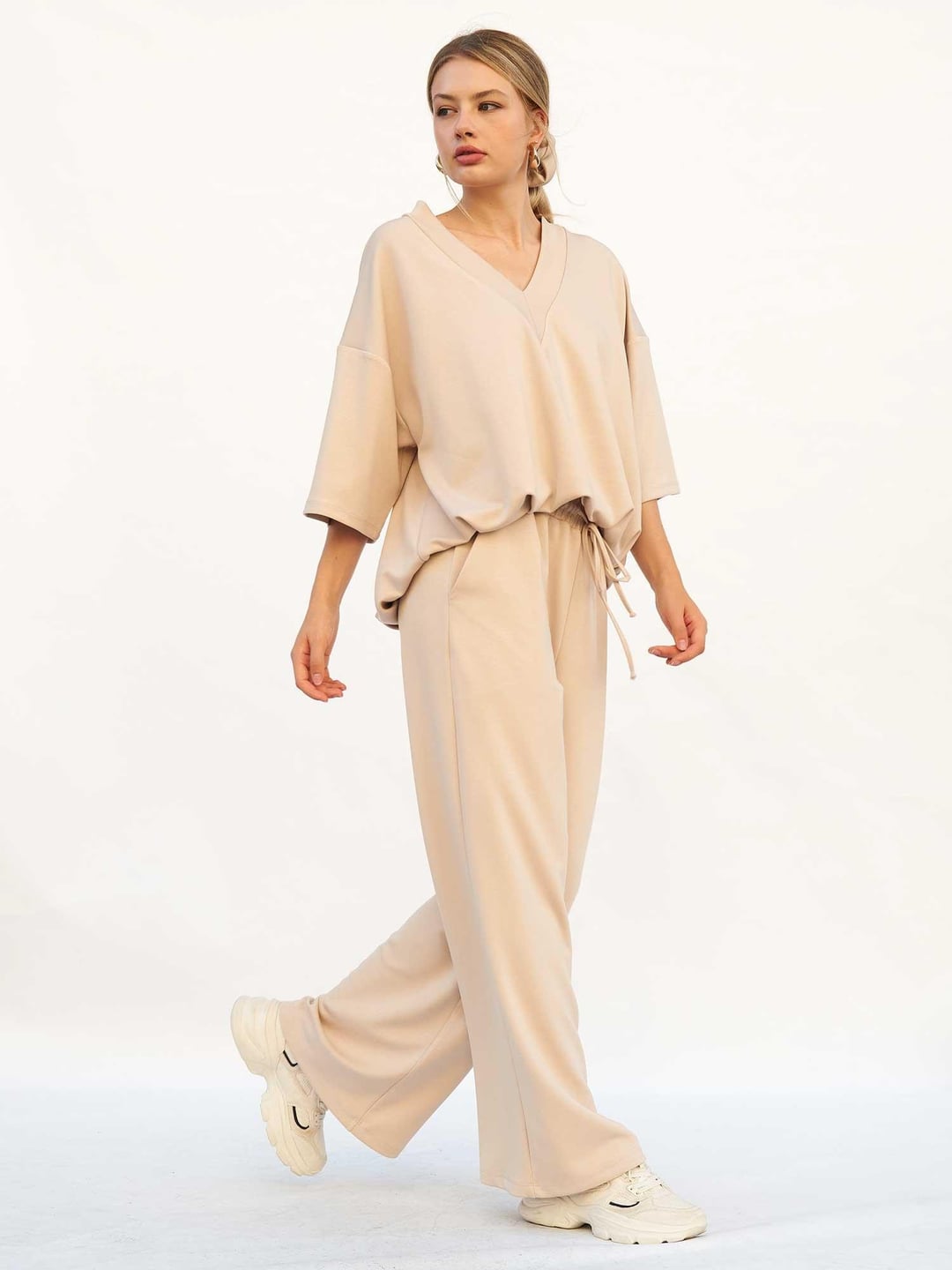 Beige V-Neck Knit Lounge Set with Sweatshirt and Trousers - Lefon - by Peralane - photo 7