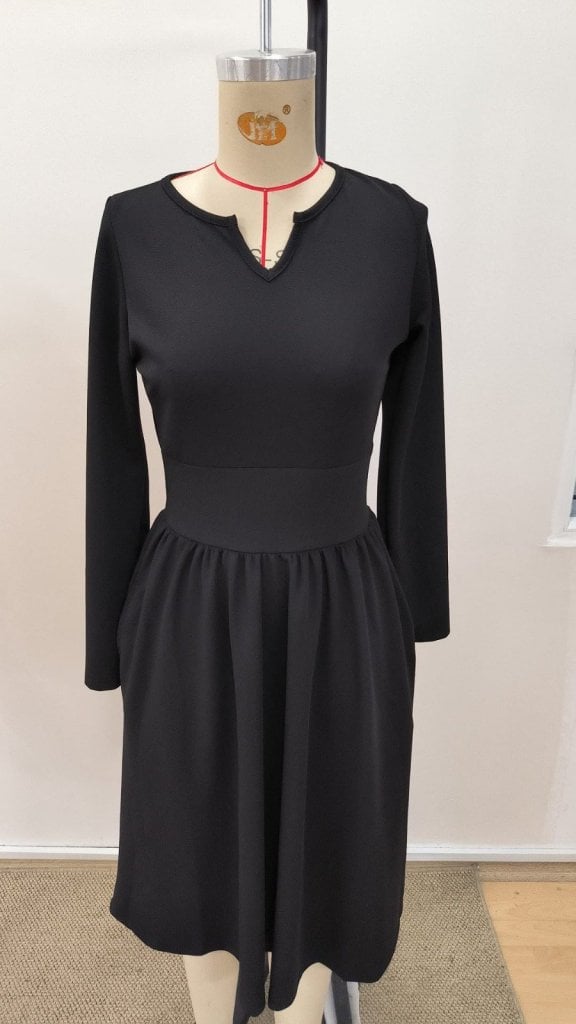Women's Long-Sleeved V-Neck Midi Dress with Pockets - Janes - by Peralane - photo 5