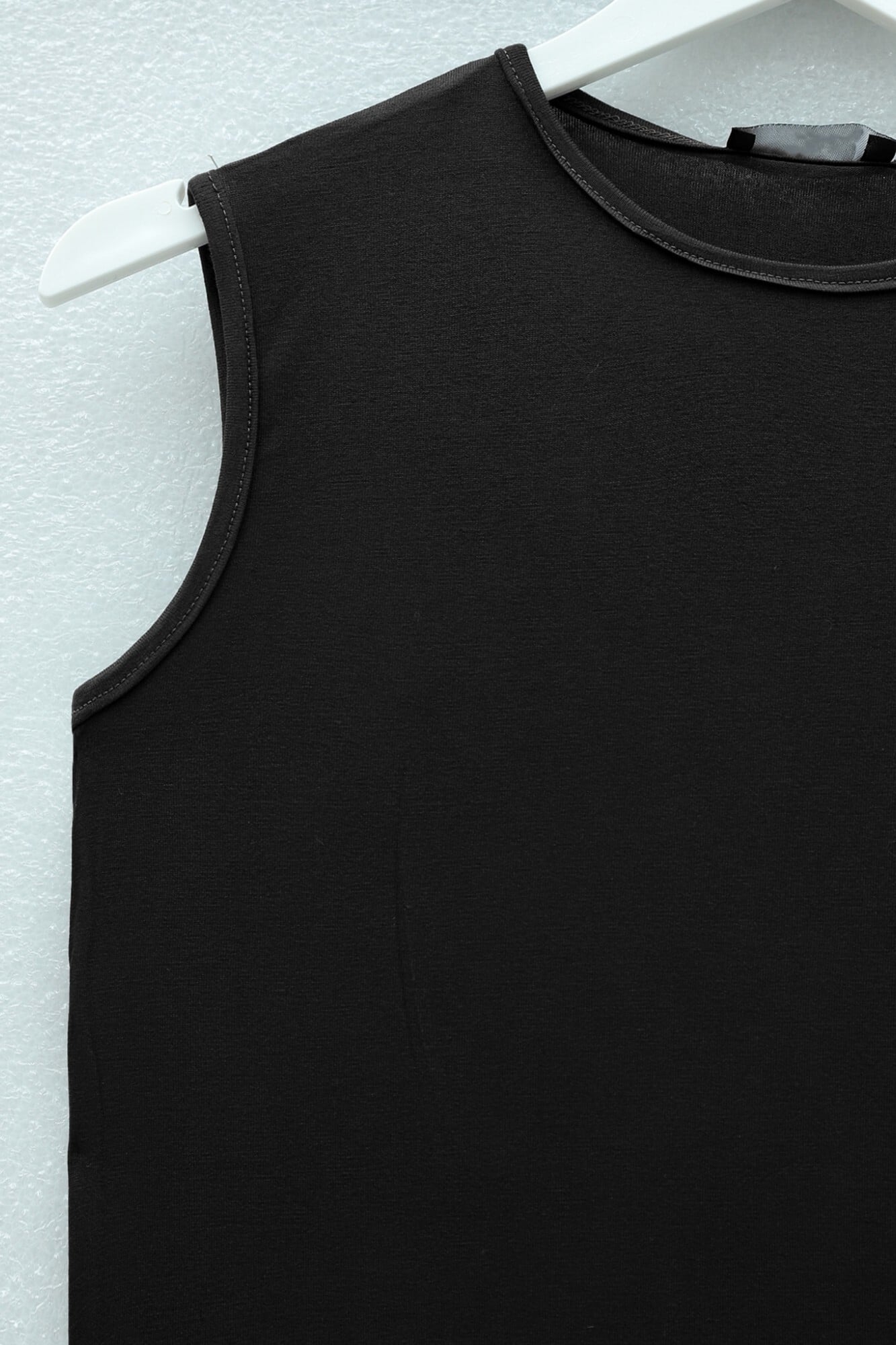 Sleeveless Cycle Neck Jersey Top - Black - Podyumplus - by Peralane - photo 3