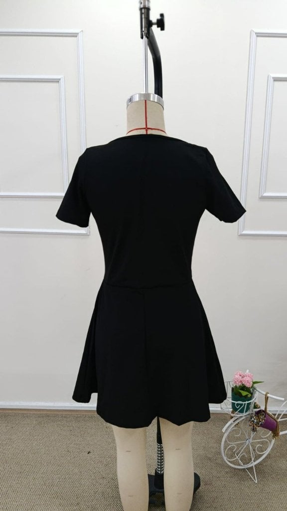 Women's Short-Sleeved Square Neck Dress with Pockets and Built-in Shorts - Janes - by Peralane - photo 7
