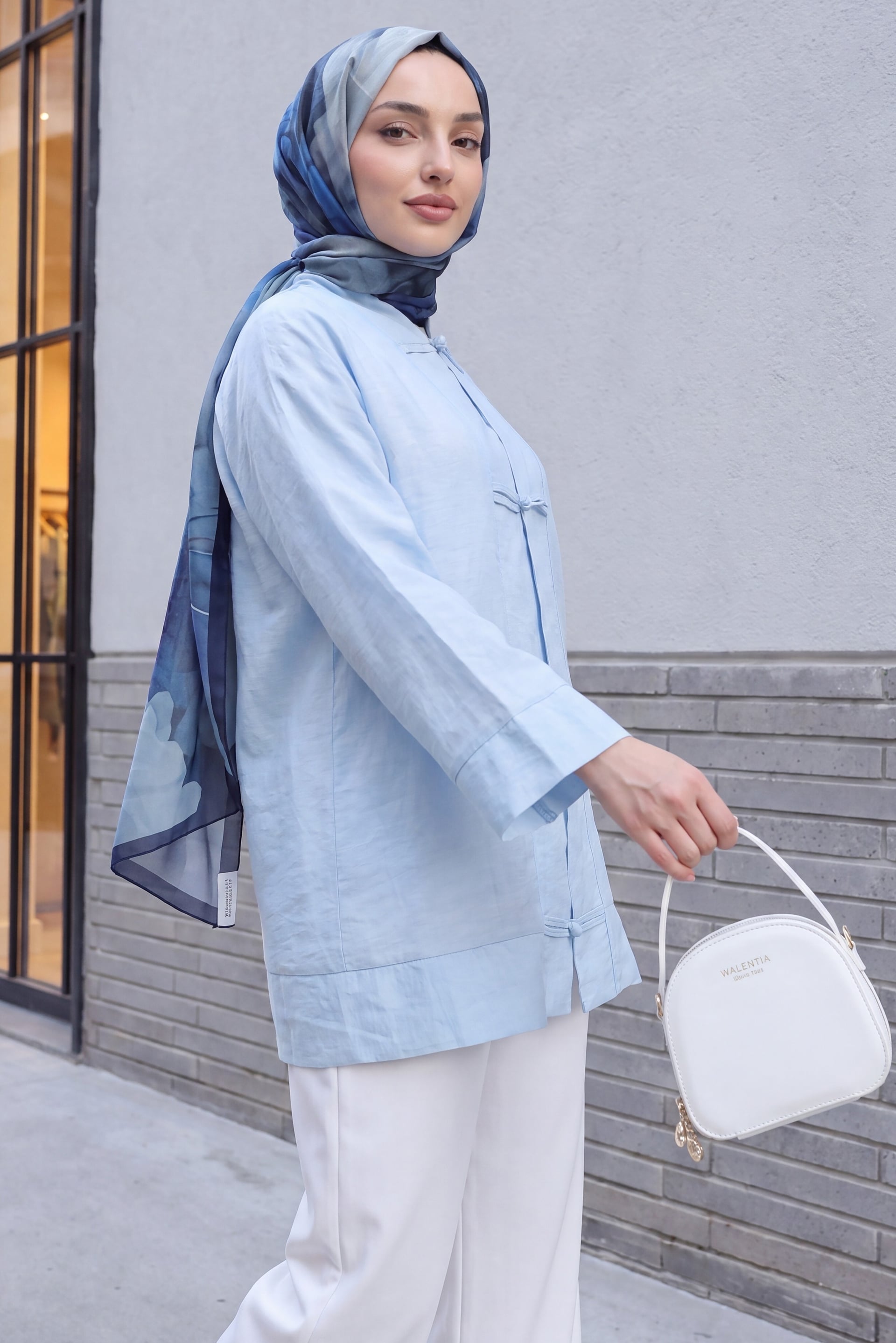 Biye Buttoned V-Neck Organza Voile Oversize Kimono - Light Blue - Podyumplus - by Peralane - photo 3