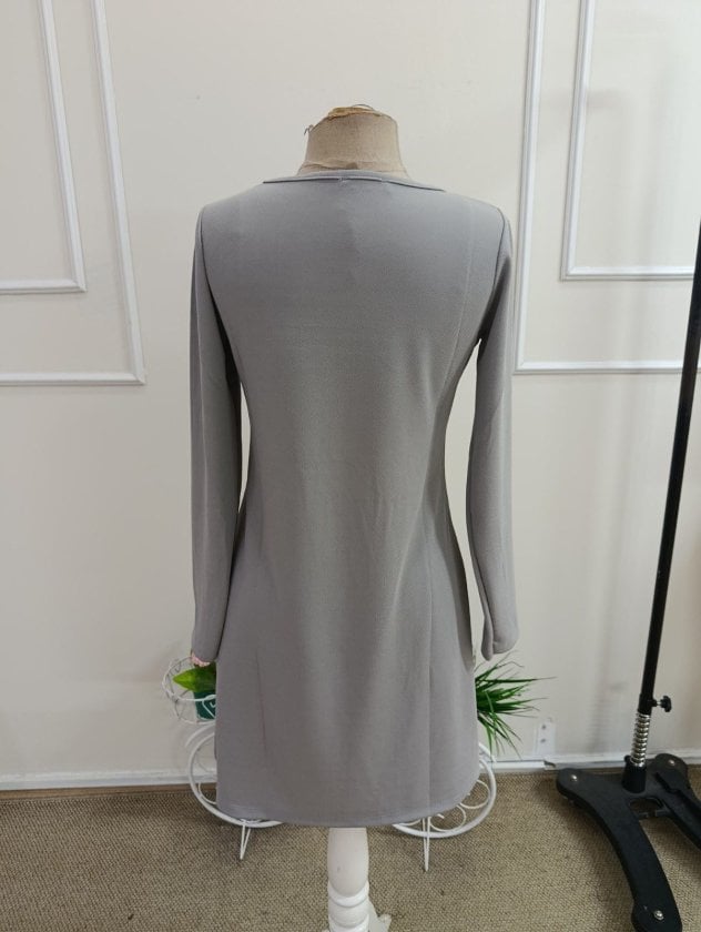 Women's Long-Sleeved Round Neck Dress with Pintuck Detail - Janes - by Peralane - photo 5