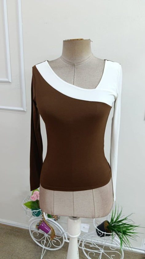 Women's Long-Sleeved Asymmetric Neck Colorblock Viscose Blouse - Janes - by Peralane - photo 4