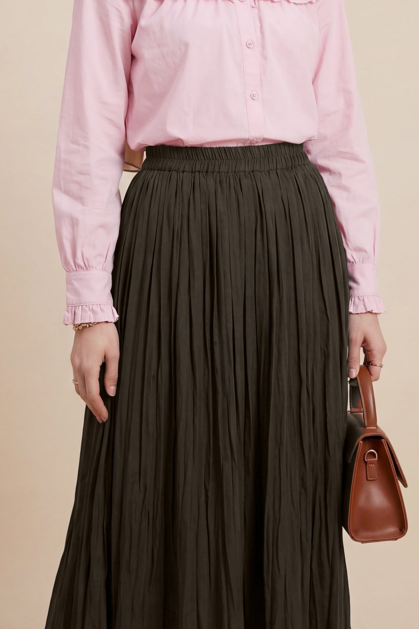 Elasticated Waist Pleated Crêpe Skirt in Dark Brown - Podyumplus - by Peralane - photo 4