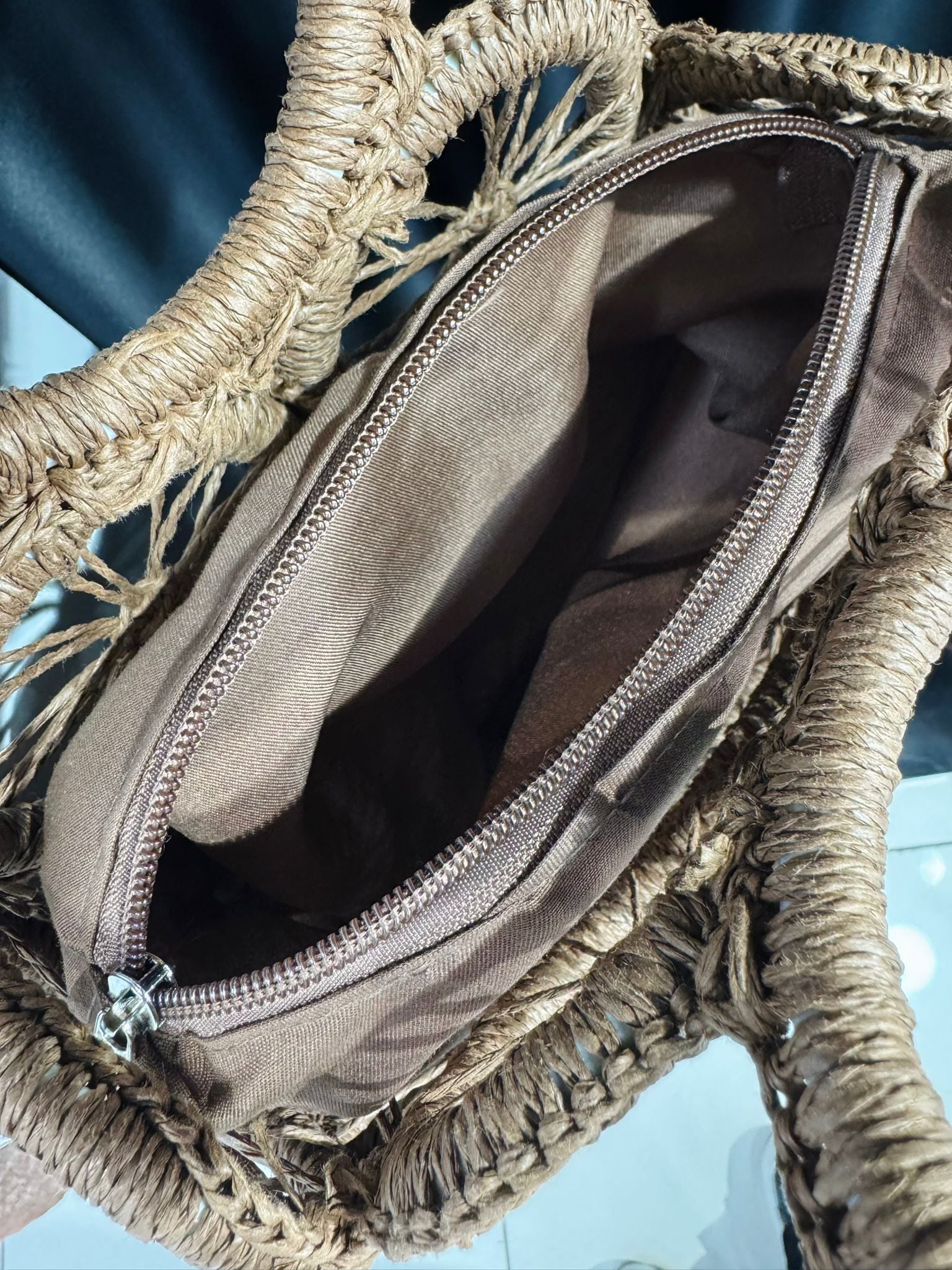 Natural Straw Tote Bag with Woven Wheel Pattern - Nesvay - by Peralane - photo 4