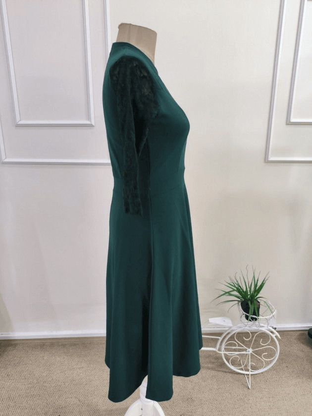 Women's Short-Sleeve V-Neck Lace Crepe Dress in Green - Janes - by Peralane - photo 6