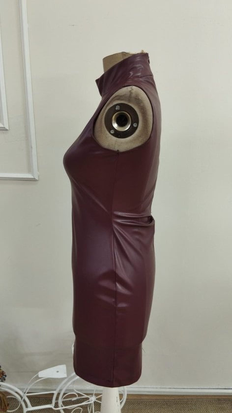 Women's Sleeveless Mock-Neck Mini Faux Leather Dress in Burgundy - Janes - by Peralane - photo 7