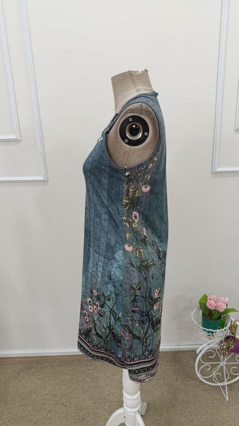Women's V-Neck Sleeveless Suprem Dress with Paisley Print and Floral Border - Janes - by Peralane - photo 5
