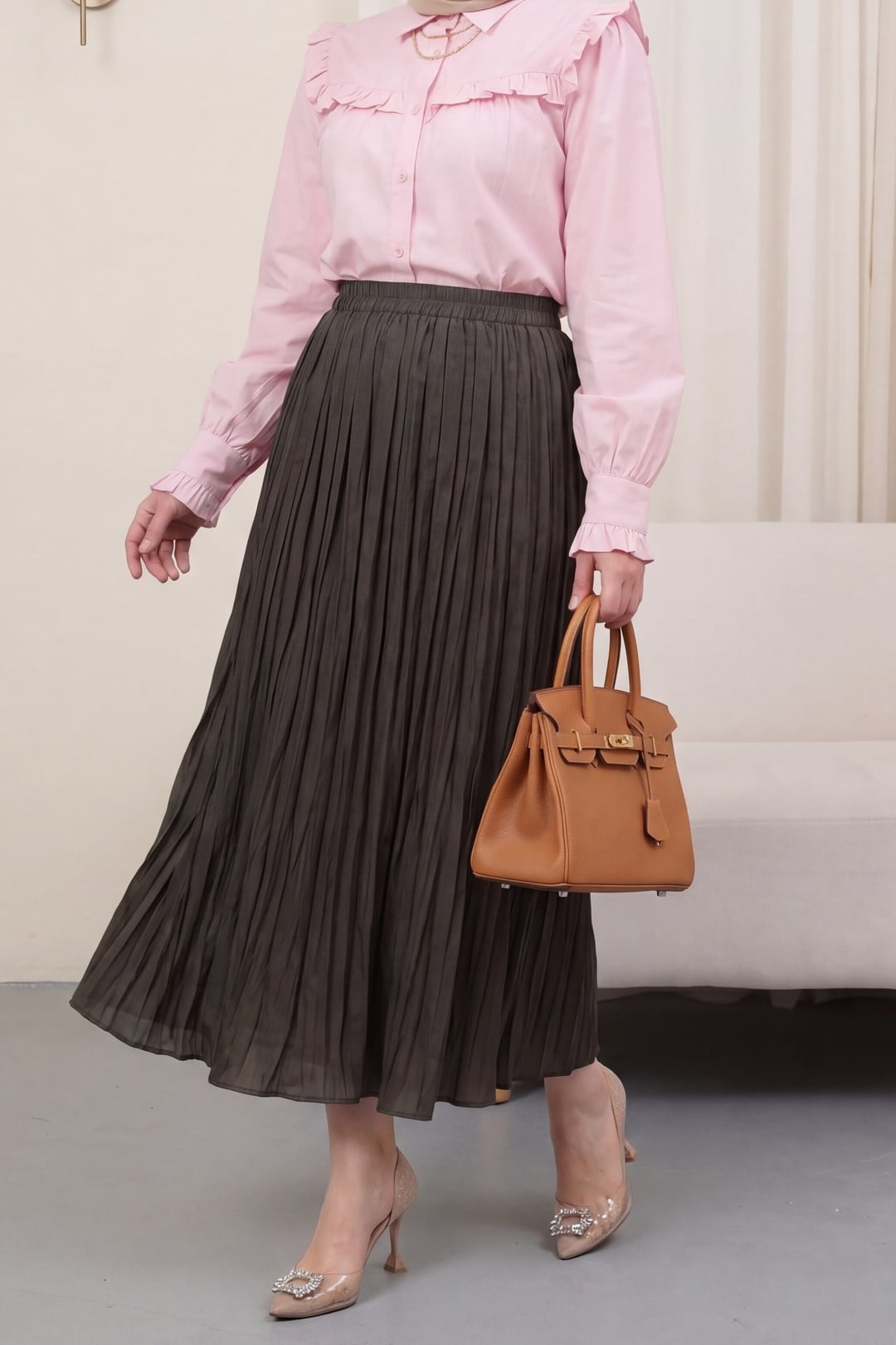 Elasticated Waist Pleated Crêpe Skirt in Dark Brown - Podyumplus - by Peralane