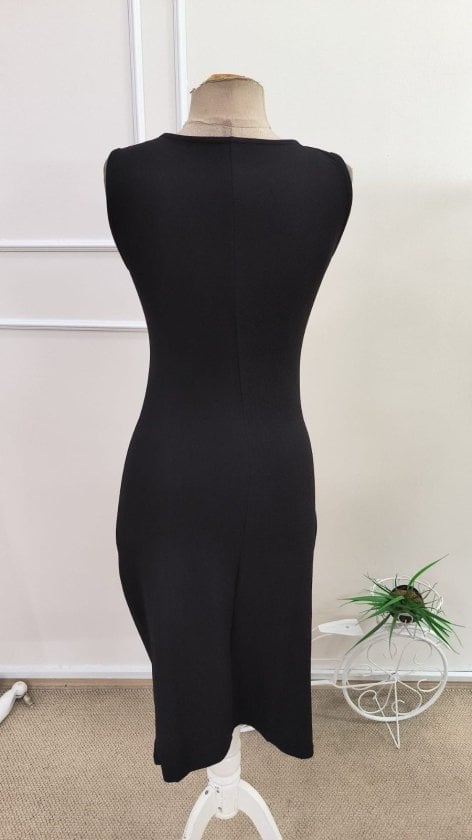 Women's Sleeveless Black Knee-Length Crepe Dress with Side Ruched Detail - Janes - by Peralane - photo 5
