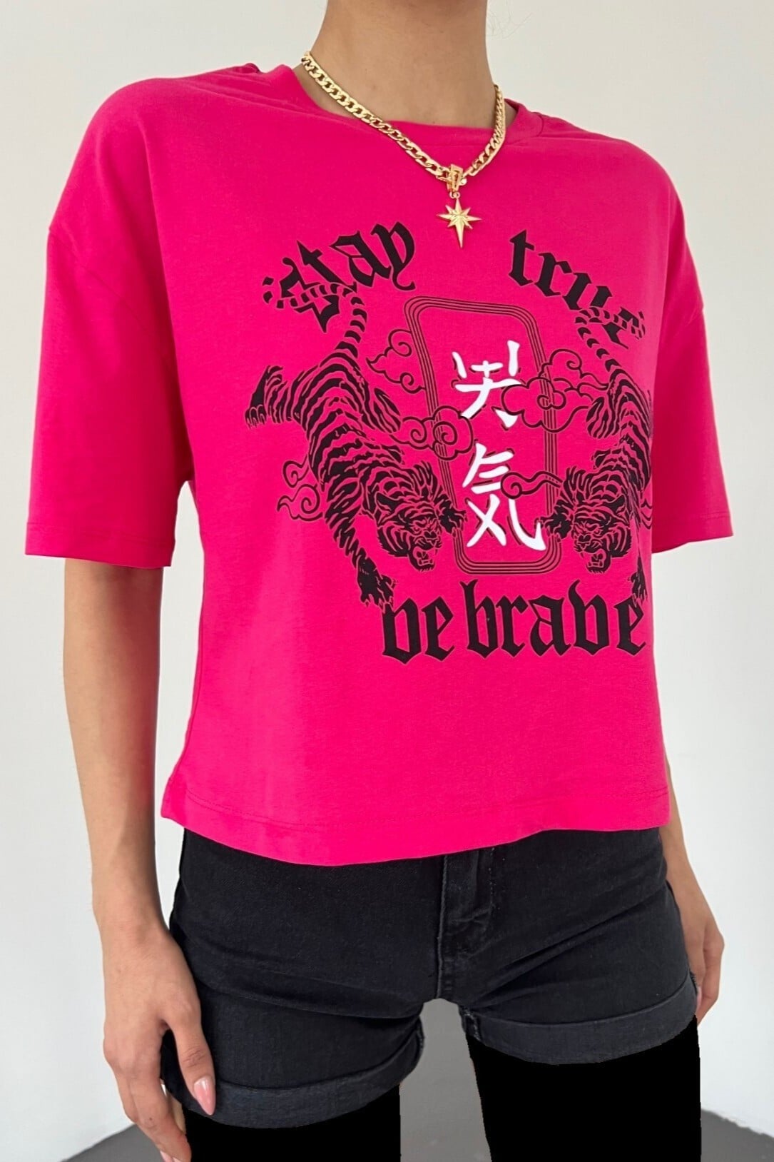 Round Neck Printed Crop T-Shirt - Pink - Podyumplus - by Peralane